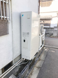 大阪府貝塚市M様邸にてコロナ CHP-H3022A2からダイキン EQ37UFTVへエコキュートの交換を行いました。