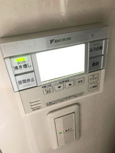 滋賀県東近江市S様邸にて日立 BEB-4670-BFAWからダイキン EQ37UFVへエコキュートの交換を行いました。